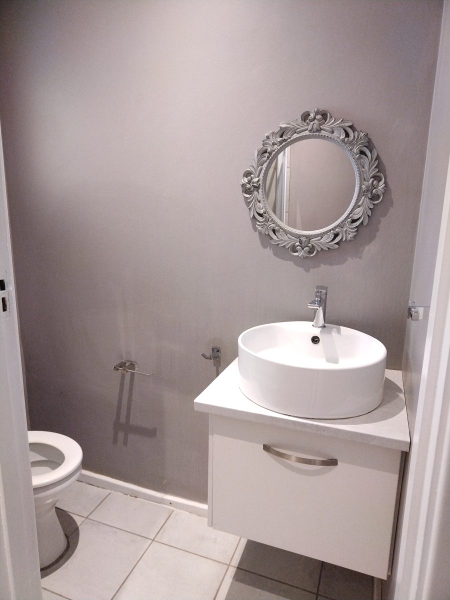 To Let 2 Bedroom Property for Rent in Cambridge Eastern Cape